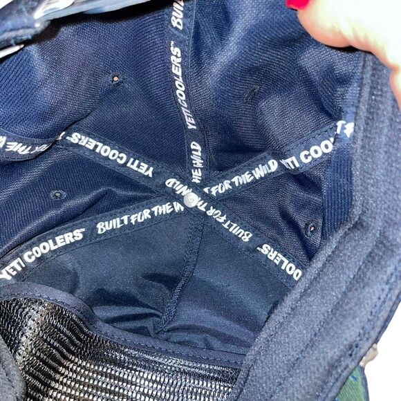 Yeti Coolers Baseball Cap Hat Snapback Trucker Embroidered Built Wild Blue White - Picture 8 of 12